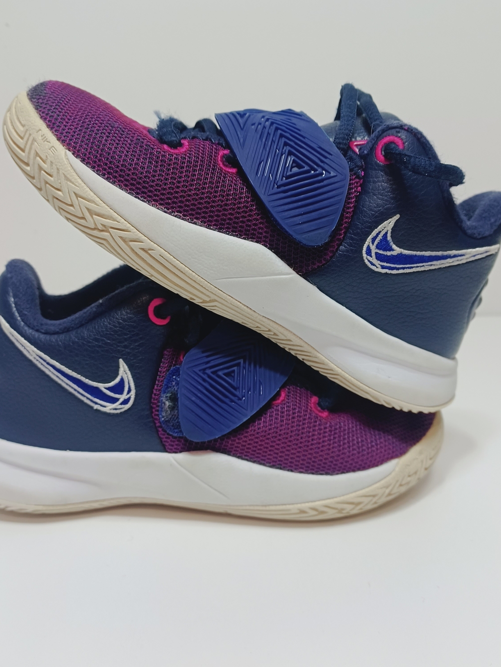 Nike Kyrie Flytrap III Blue Kids Size 11C (BQ5621-400) basketball shoes